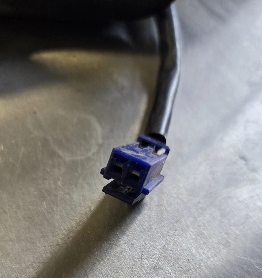 原始设备制造商 YAMAHA FZ1 2006-2015 KICKSTAND 带开关 2D1-27311-00-00 — 第 3/4 张图片