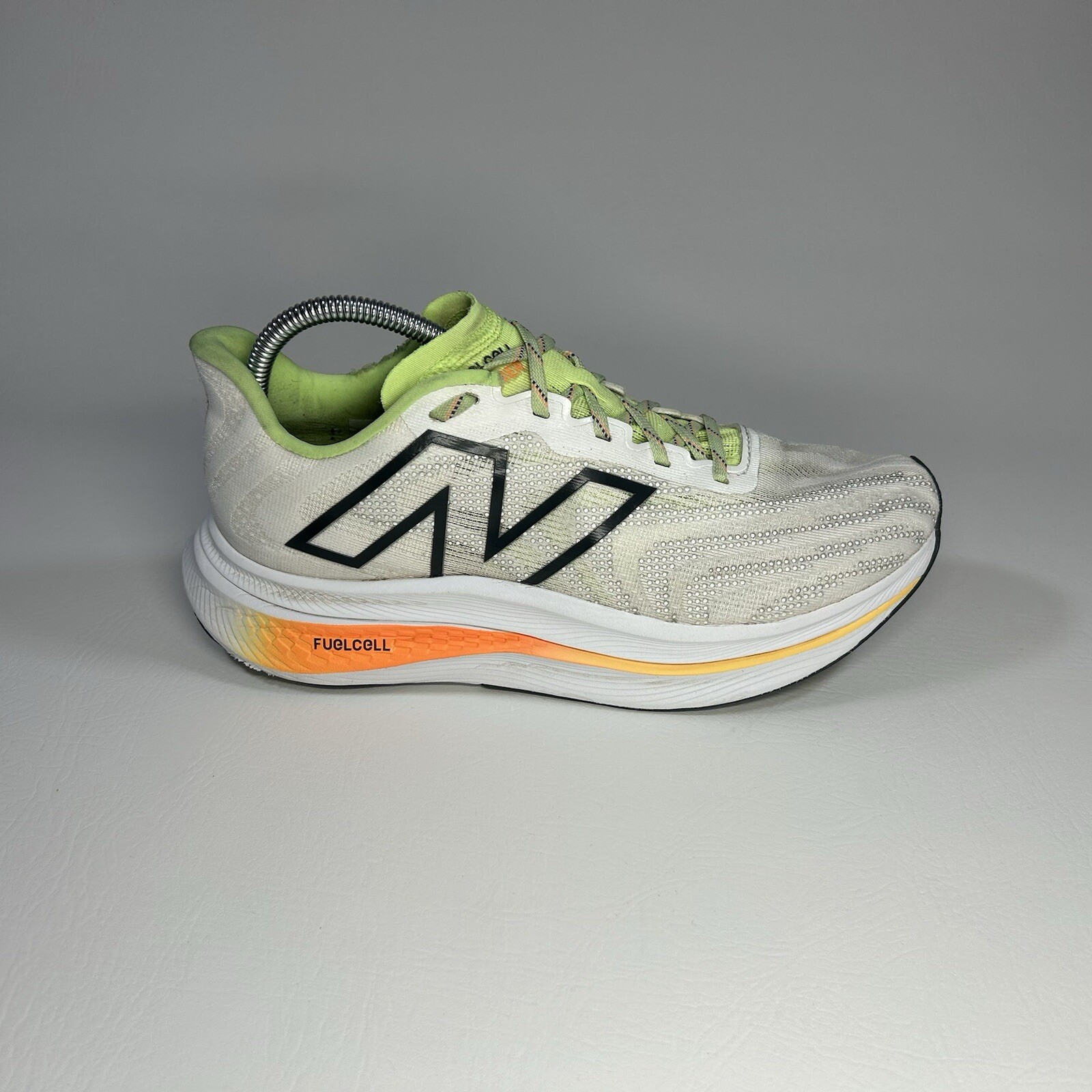 New Balance FuelCell SuperComp Trainer V2 Womens 10.5 Mens 9 White Jogging