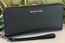 MICHAEL KORS JET SET LARGE TRAVEL CONTINENTAL MK ZIP WALLET BLACK LEATHER SILVER