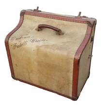 antique  c'est un Fratelli Grosio accordeon case leather vintage large valise