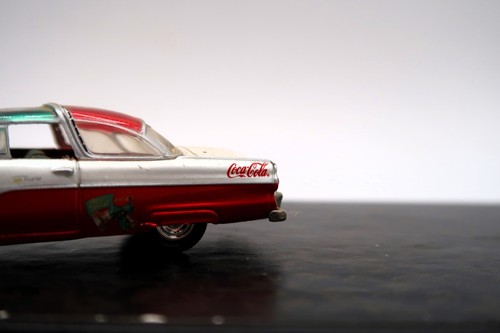 Johnny Lightning #142 Coke Coca Cola Advertising Ford Victoria Coupe 2000 - Picture 3 of 24