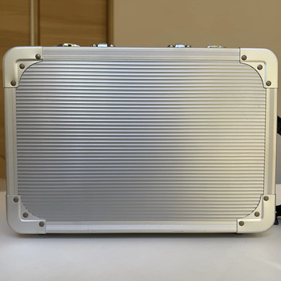 [Exc+3] Olympus Pen F Estuche Rígido de Aluminio con Llave de Correa de JAPÓN Foto 4 de 4