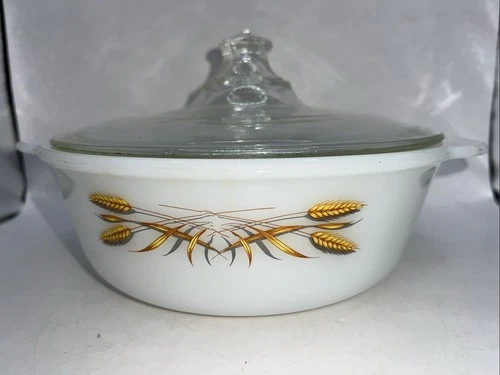 Vtg Anchor Hocking Fire King 447 Golden Wheat Pattern 1.5qt Casserole Dish W/Lid
