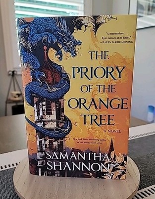 Priory of the Orange Tree HC/DJ 1st US 2019 by Samantha Shannon 