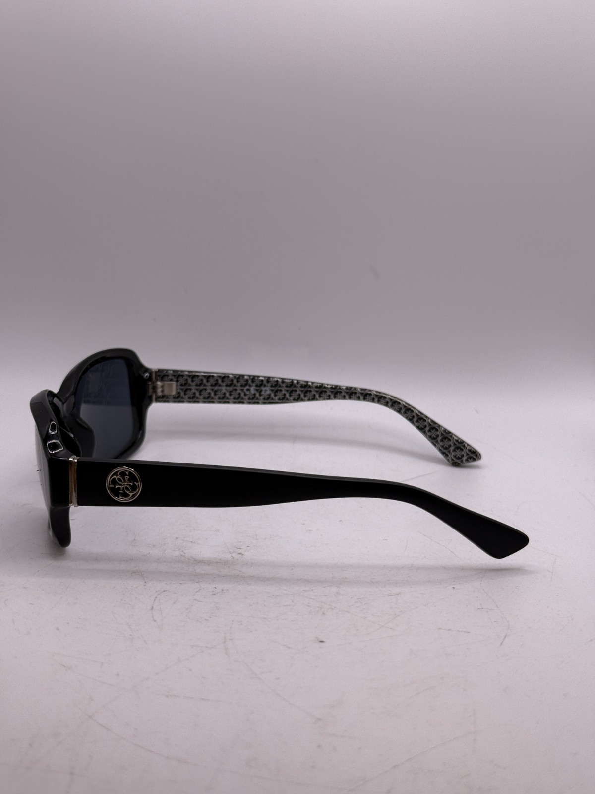 Guess GU7410 01A Black Rectangular Plastic Sungla… - image 3