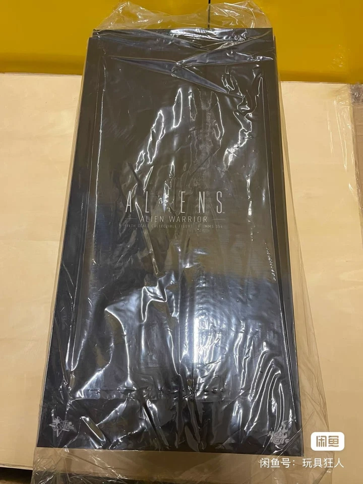 Figura Hot Toys 1/6 MMS354 Alien Warrior Battle versión dañada en stock Foto 3 de 4