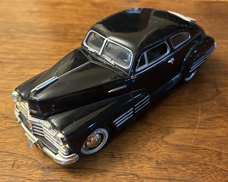 1/24 MOTORMAX 1948 Chevrolet Aerosedan Fleetline Diecast Model Car Black 73266