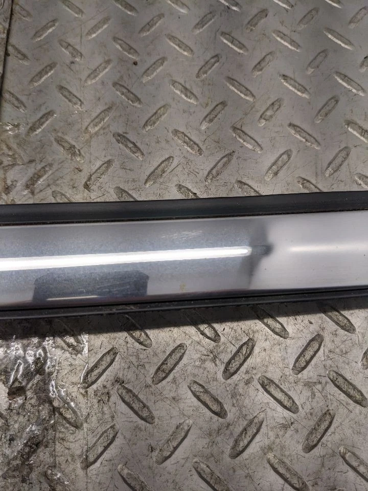 Chrysler Pacifica 2017-2019 trasero derecho cuarto idea ventana moldura cala 1165234 Foto 3 de 4