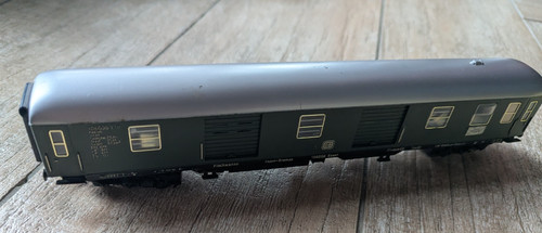 Fleischmann HO 106096 Essen Gepäckwagen 4achsig grün  ca. 250mm mit Beleuchtung | Zustand: Gebraucht