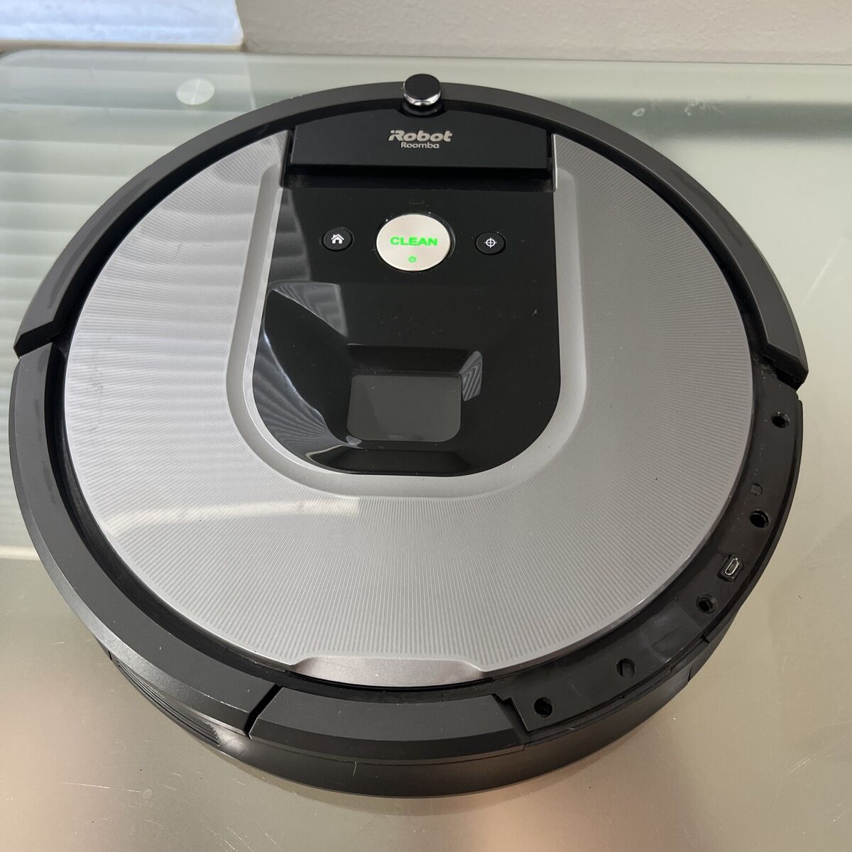 iRobot Roomba  Wi Fi Connected Vacuum With charger *READ*   eBay