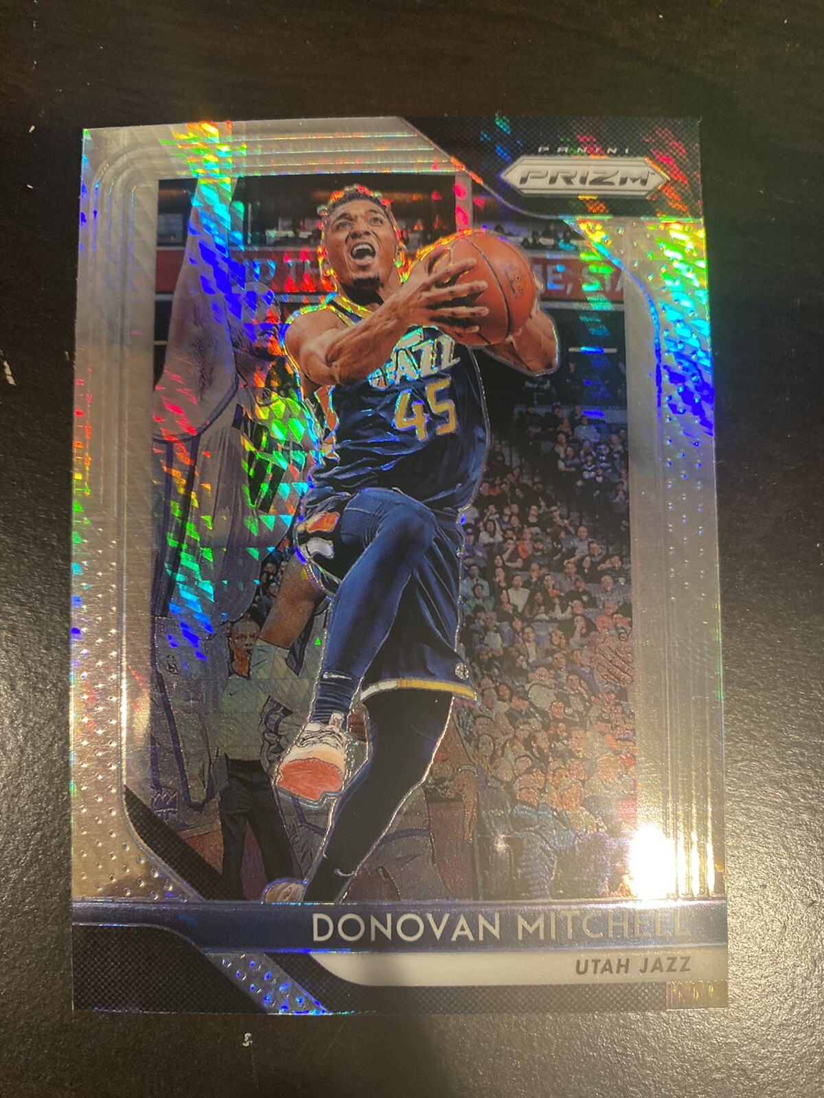 2018-19 Panini Prizm Hyper Prizm #143 DONOVAN MITCHELL 2nd Year Prizm