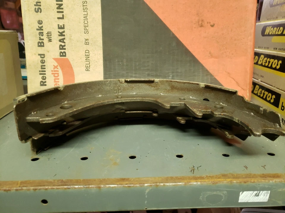  Zapatas de freno de tambor trasero BENDIX 18-256 (4) 65-67 Plymouth Valiant/65-68 DART Foto 2 de 4