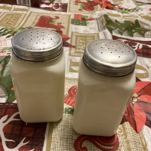 VTG Depression McKee Shakers Uranium Glass Glows Yellow Mustard Salt Pepper