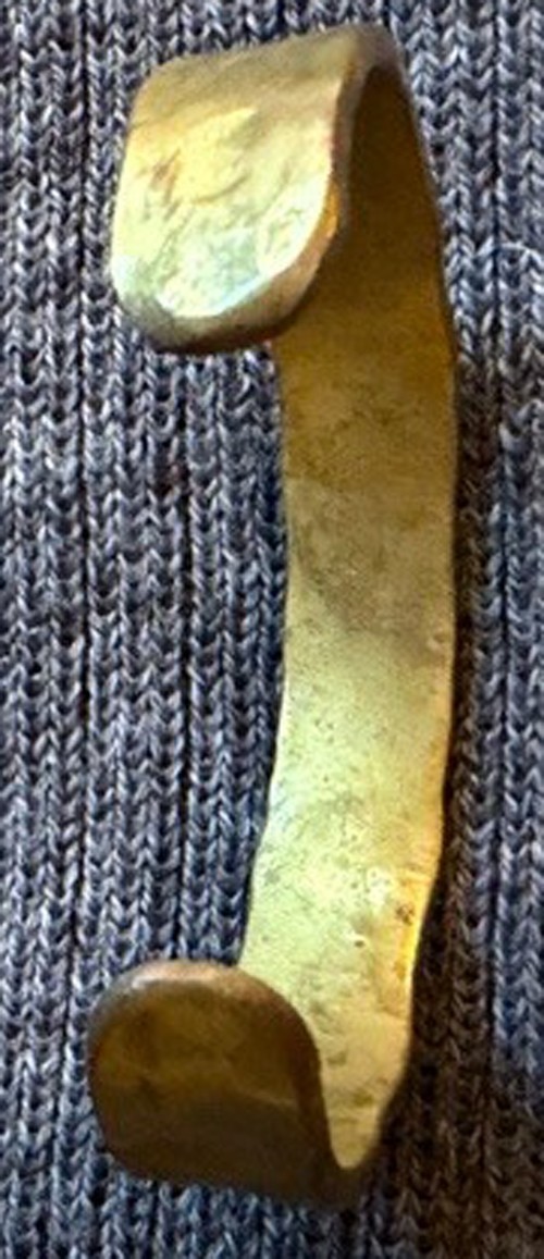 Vintage Solid Hammered Brass Open Cuff Bangle Bra… - image 4