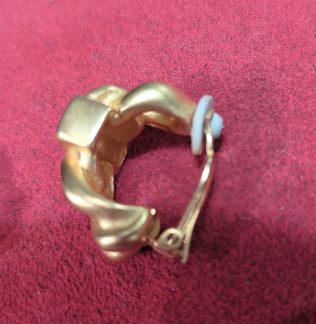 GIVENCHY Gold Chain Hoop Earrings Gold Color Chain Design Jewelry Style thumbnail 6