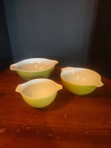 Pyrex Vintage Cinderella Mixing Nesting Bowl Set 3 Piece, #441 #442 #443