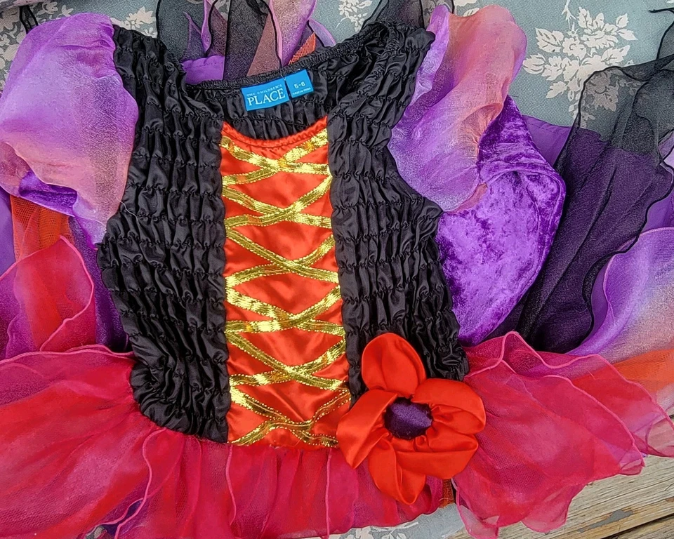 VESTIDO DISFRAZ BRUJA LUGAR INFANTIL Sombrero, Varita y Medias 5t-6t HALLOWEEN  Foto 3 de 4