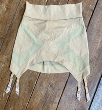 Fabulous Retro style LA PERLA shapewear girdle/ suspender belt  Size 8 BNWT