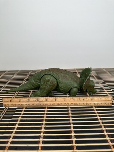Mattel Jurassic World Dino Rivals Dual Attack Triceratops Actionfigur grün - Bild 2 von 8