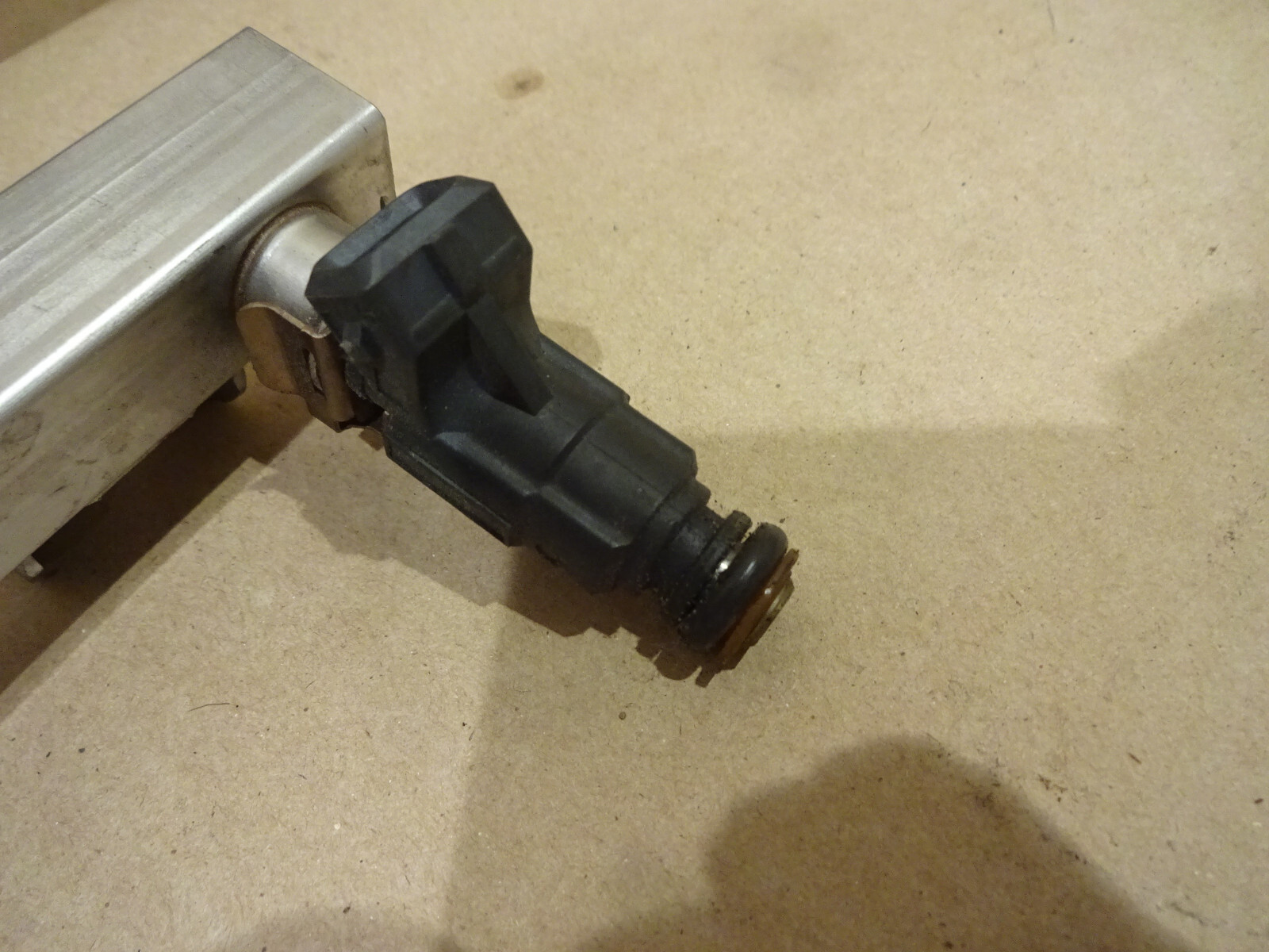 Maserati 4200,Quattroporte -LH Fuel Injector Rail/Tube W/ Injectors - P/N 197845