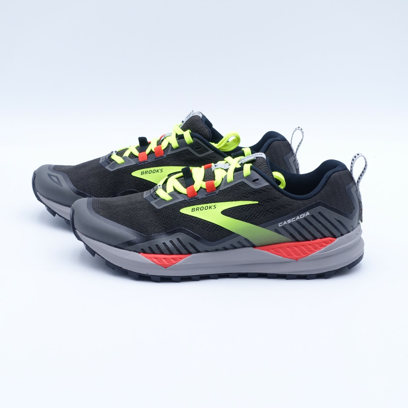Brooks Cascadia 15 Wide 7.5 , Black/Raven/Cherry Tomato (Men's)