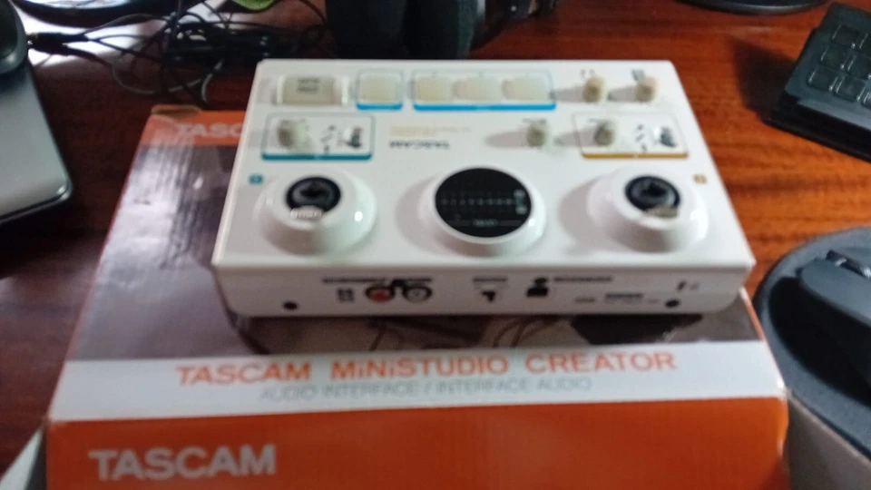 TASCAM MiNiSTUDIO US-32 INTERFACCIA AUDIO PER IL PERSONAL BROADCASTING - Immagine 2 di 3