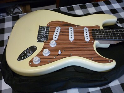 Cozart Blonde S-Type RH Stratocaster Electric Guitar + Gigbag + Case Candy !