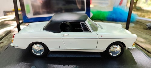 Peugeot 404 Cabrio escala 1/18 Norev - Imagen 15 de 21