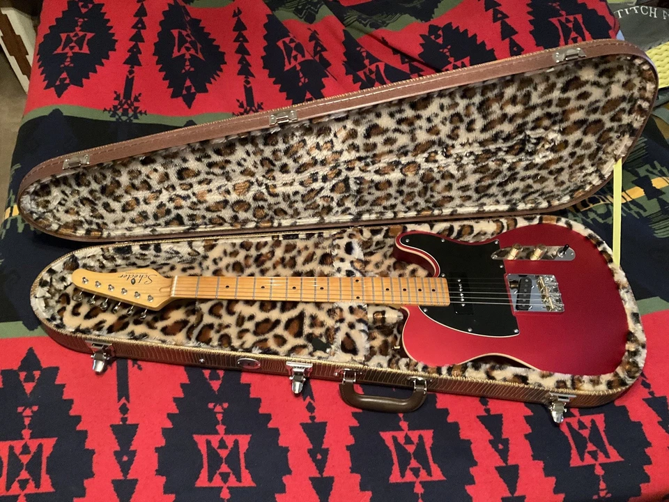 Schecter Guitar Research PT Special guitarra elétrica cetim doce maçã vermelha - Imagem 2 de 4