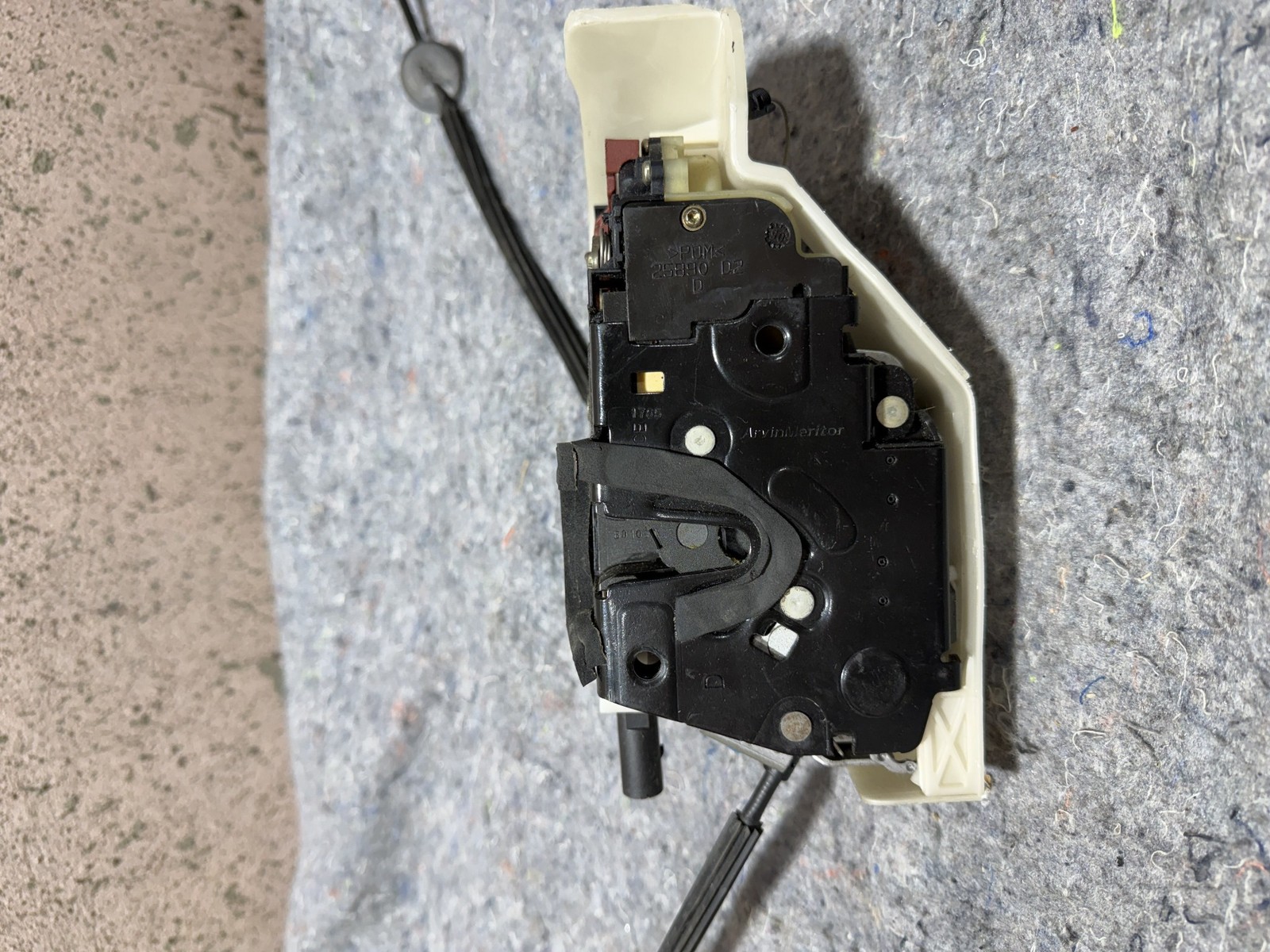 2006-2012 REAR RIGHT DOOR LOCK ACTUATOR BENTLEY CONTINENTAL FLYINH SPUR OEM