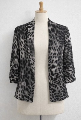 Ellen Tracy Größe S 8-10 Animal Print Leoparden Top, grau, schwarz, Strickjacke, Blazer