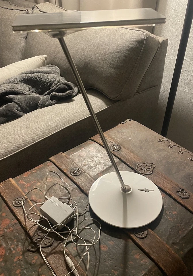 Humanscale Horizon LED Desk Lamp HZN Series 9 Watts Dimmable Office White Light - Image 2 of 4