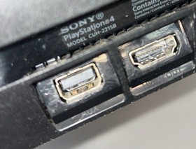 SONY PLAYSTATION 4 SLIM 1TB CONSOLE BUNDLE Controller Cables.