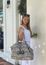 Alo Yoga Tote Bag Large Gray Canvas Tie Dye   Beach / Gym Bag   New with Tags