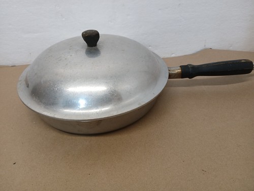 Vintage Cast Aluminum 10" Skillet Frying Pan With Lid