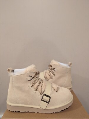 Ugg Australia  Women's Dune Mini Shearling  Boots  Size 9 NIB