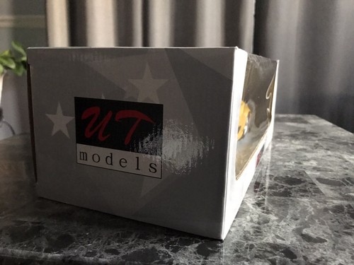 UT Models 1:18 Ferrari F355 Spider. - Picture 9 of 11