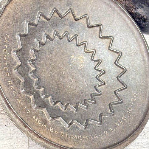 Wagner 8 Drip Drop Round Roaster Lid Trivet Dated Feb. 10, 1920 - Picture 7 of 18