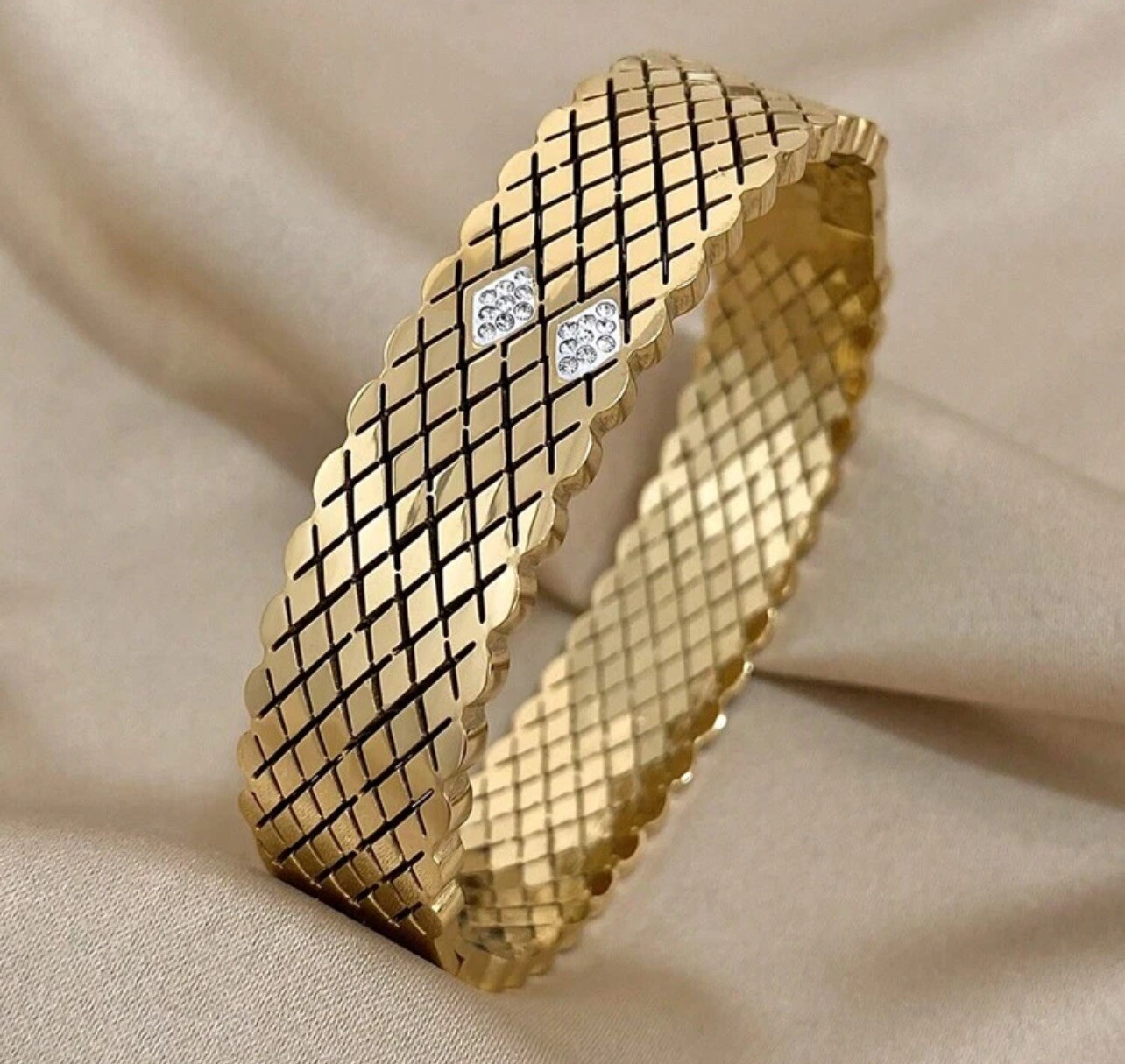 Jonc zircon en acier inoxydable doré pour femme avec losange gravé