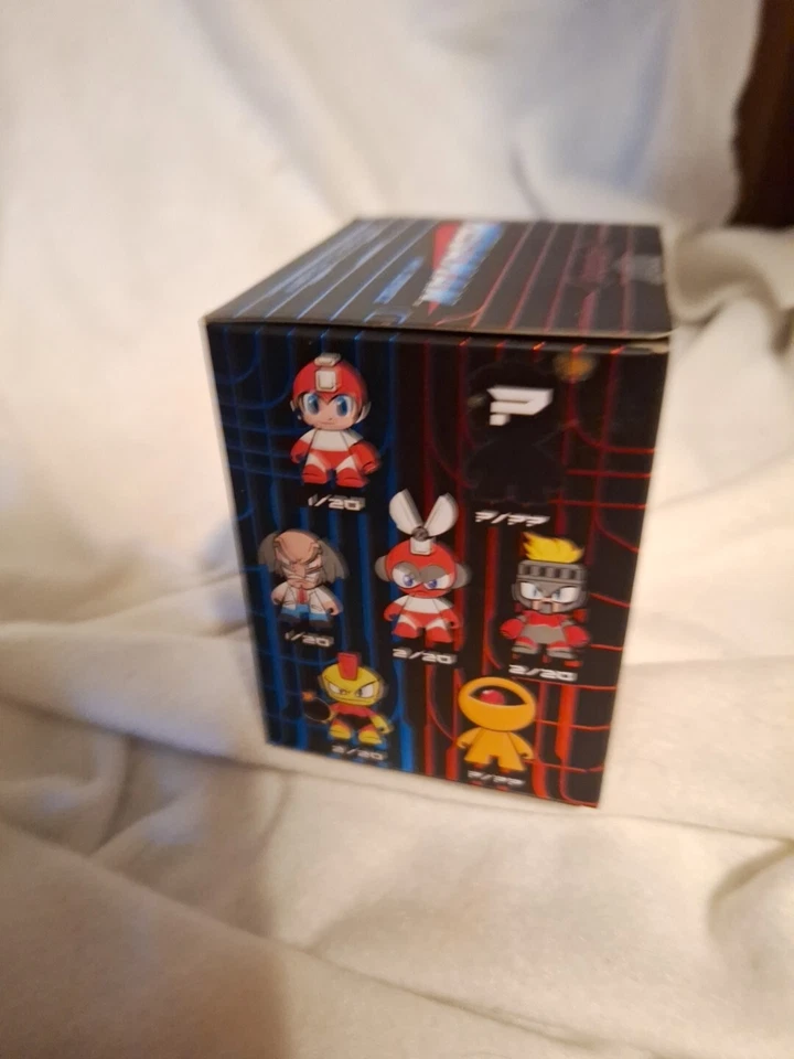 Kidrobot Megaman Mini Serie Misteriosa Mini Figura Vinilo Capcom NUEVO Foto 2 de 3