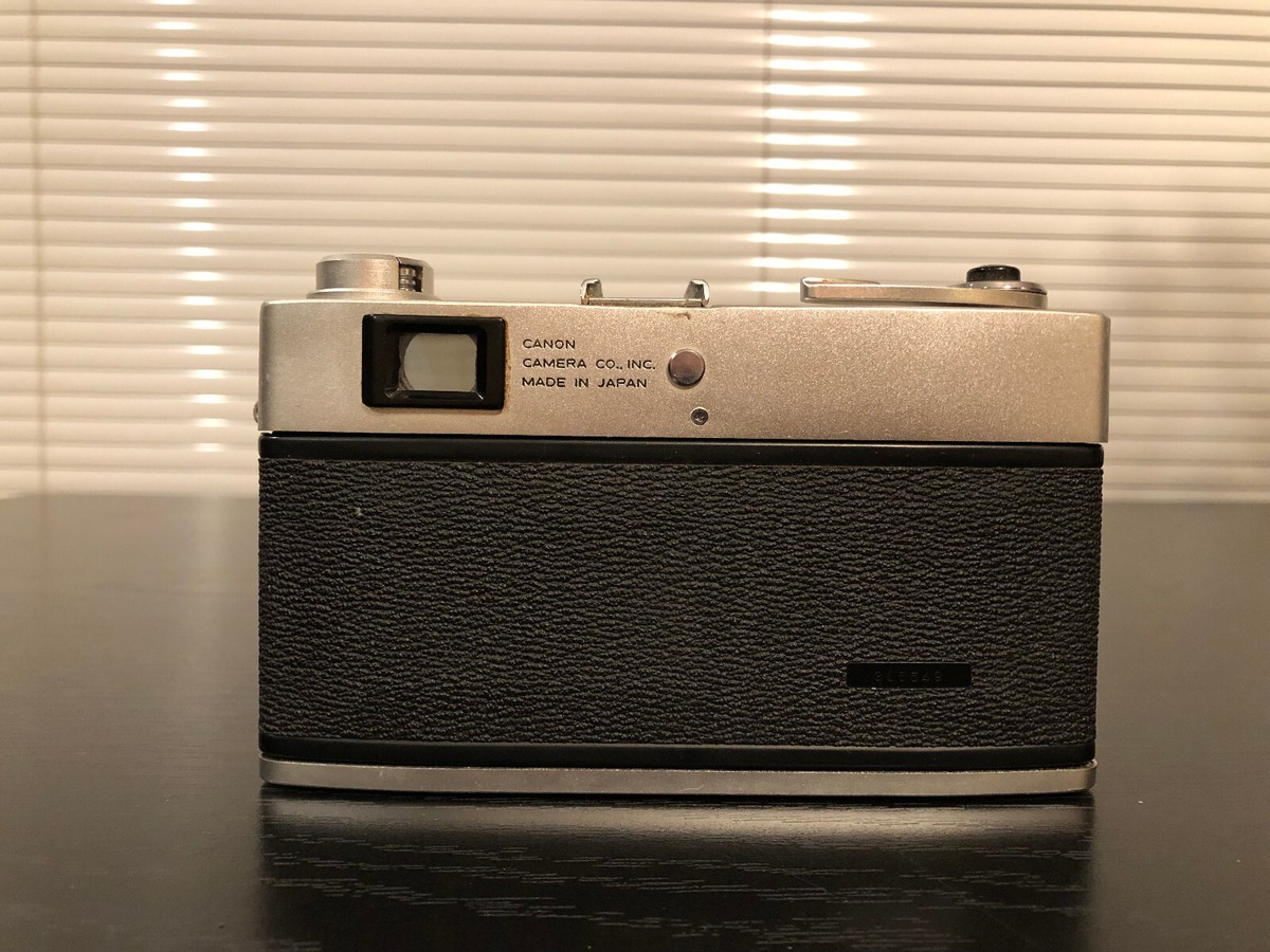 Vintage Canon Canonet QL19 45mm f/1.9 35mm Film Camera w/ Leather