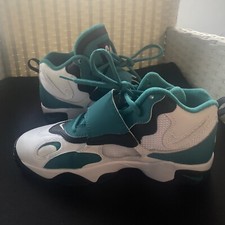 NEW  Nike Air Speed Turf PS Sneakers Boys size 6Y