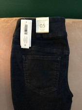 Ladies Chico's perfect stretch capri jegging size 0 NWT