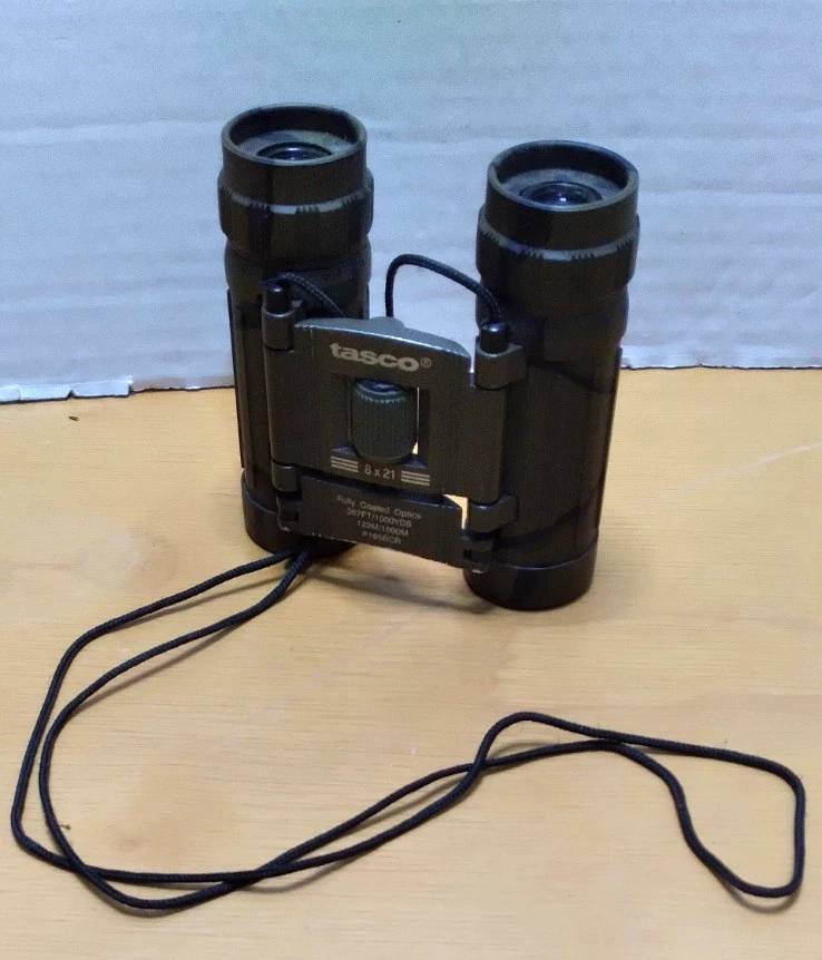 Binóculos Tasco - Camuflagem 8x21 - Óptica Revestida - 165BCR - 367 pés / 1000 jardas - Imagem 3 de 4