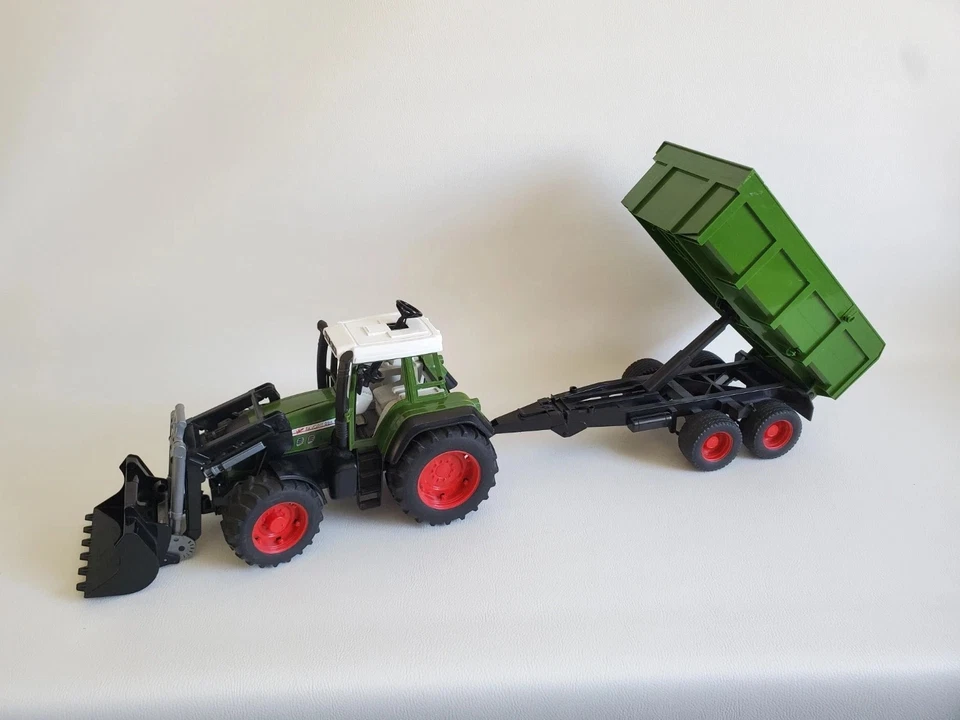 Bruder Trattore Fendt Favorit 926 Vario + Rimorchio Ribaltabile Scala 1/16 TBE - Immagine 2 di 4