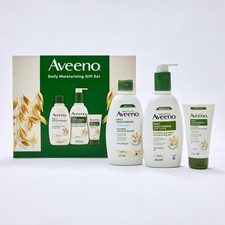 Aveeno Daily Moisturising Gift Set for Normal to Dry Skin with Soothing Oat