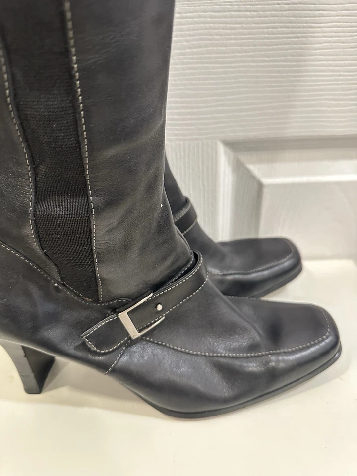 Botas Worthington Cuero Y2K Puntera Cuadrada Puntada Audaz Cremallera Tacón 9M Usadas en Excelente Condición Foto 3 de 4