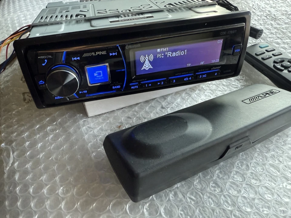 ALPINE CDE-178BT CON TELECOMANDO, LETTORE CD, USB BLUETOOTH alpine cde-178  - Immagine 4 di 4