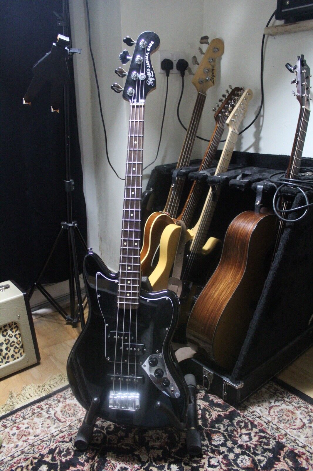 Squier Vintage Modified Jaguar Bass Guitar SS Short Scale