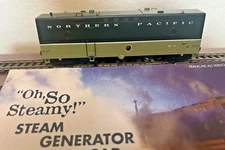 NORTHERN PACIFIC " STEAM" GENERATOR CAR LOEWY PAINT- HO Scale NEW DISPLAY OOP